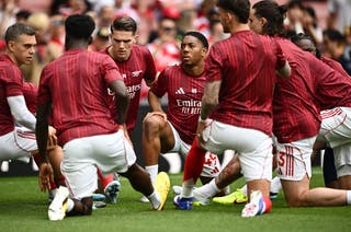 Arsenal players stretch
